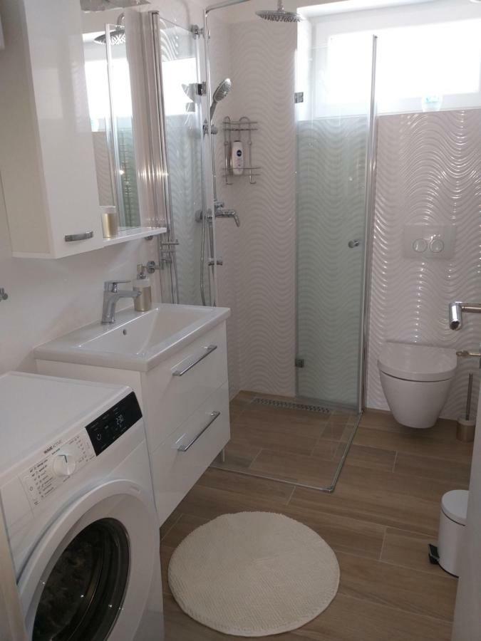 Apartman Luka Pola Esterno foto